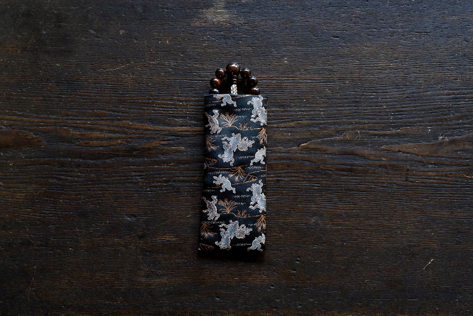 念珠入 スリーブ式｜鳥獣戯画 – 直七法衣店｜法衣袈裟のお悩みはナオシチへ