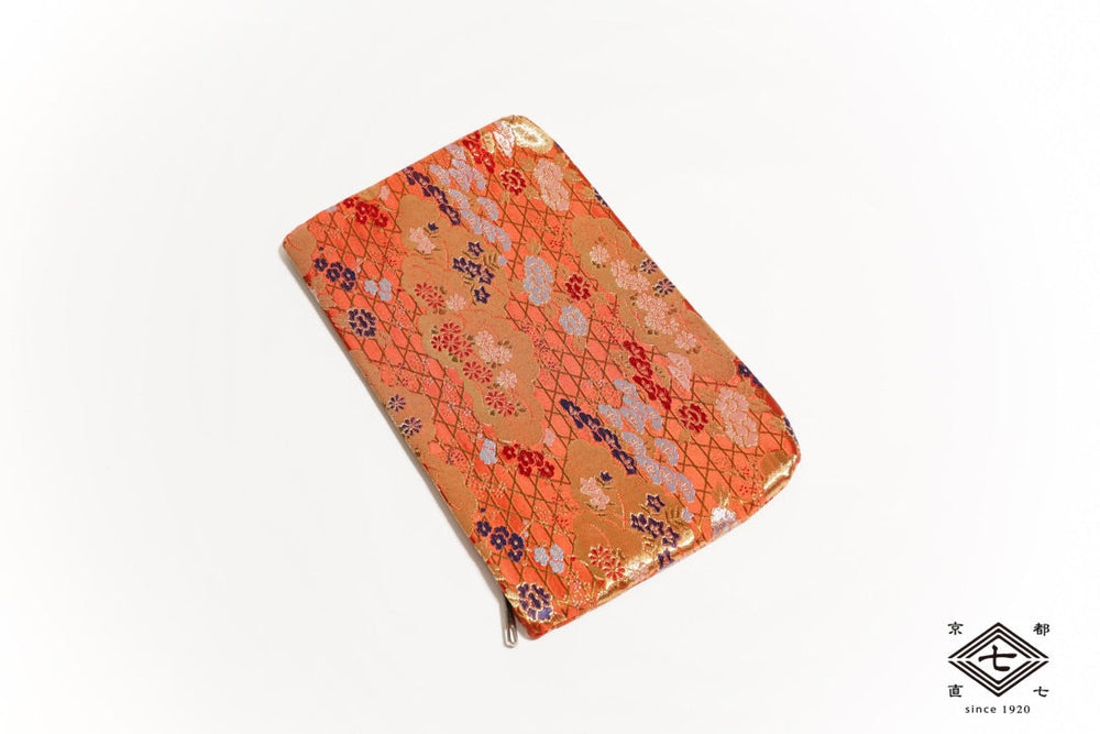 77B79F24-0583-4C09-B8CD-