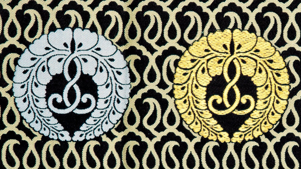 袈裟　法衣　刺繍　古裂　アンティーク　古布　古刹 五条袈裟 記念柄 勝如上人伝灯奉告 – 直七法衣店｜法衣袈裟のお悩みは